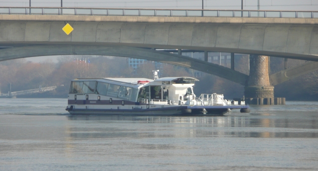Colloque « Transport par voie d’eau en milieu urbain » à Lorient les 16 mai 2013.